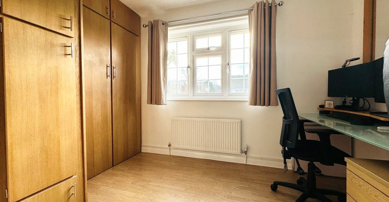 2 bedroom house for sale in London | Robinson Jackson