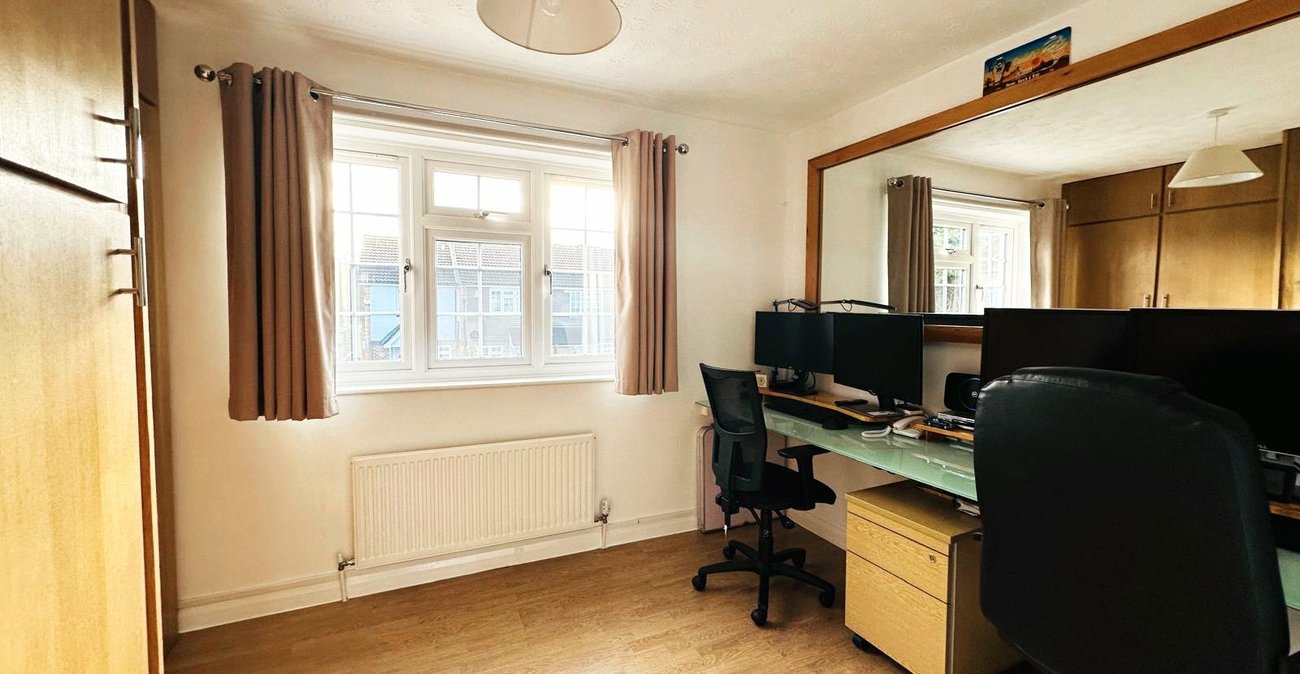 2 bedroom house for sale in London | Robinson Jackson