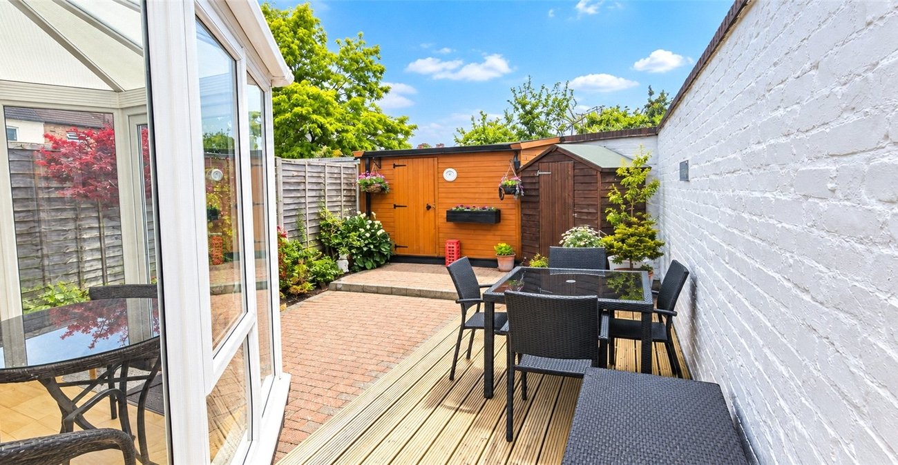 2 bedroom house for sale in London | Robinson Jackson