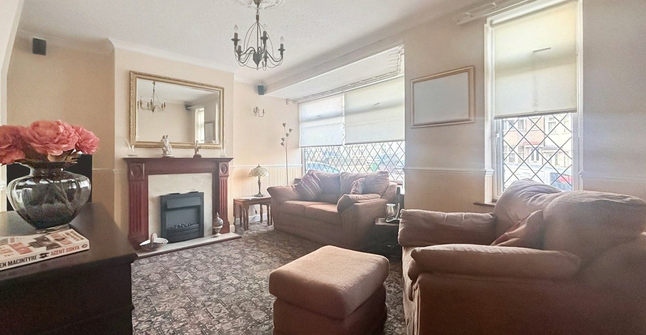 2 bedroom house for sale in Bexley | Robinson Jackson