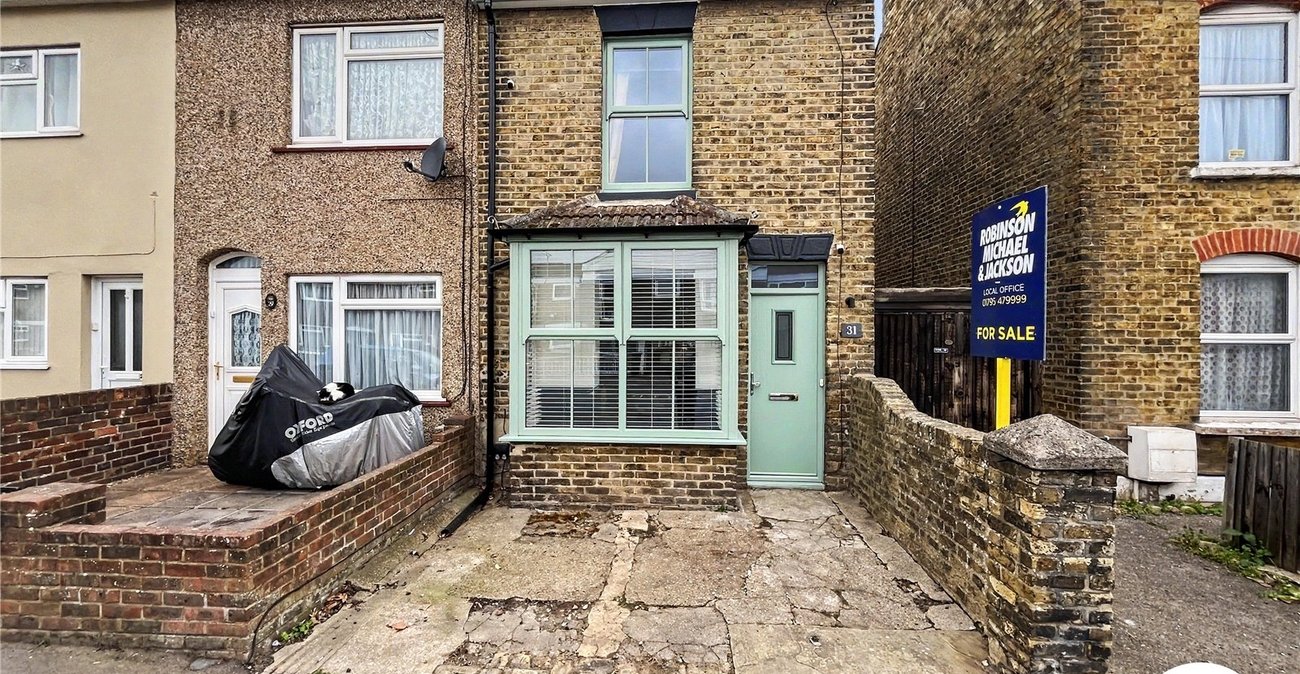 2 bedroom house for sale in Sittingbourne | Robinson Michael & Jackson