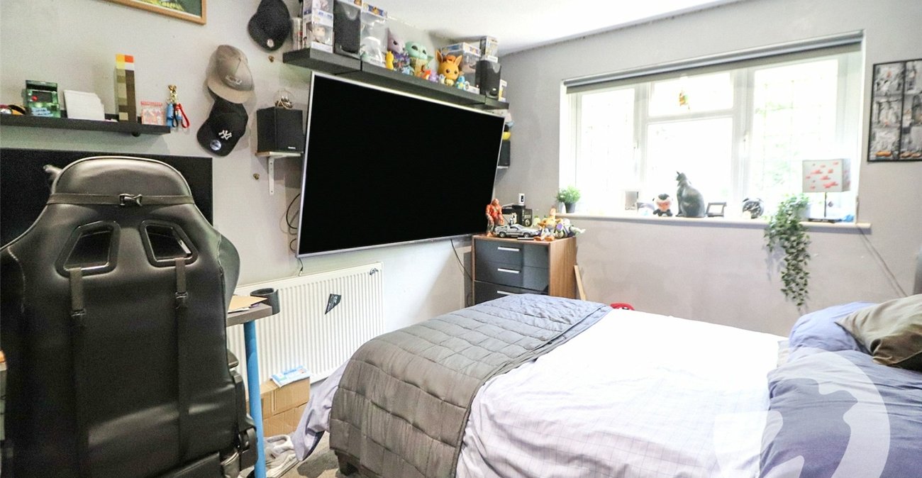 3 bedroom house for sale in Erith | Robinson Jackson