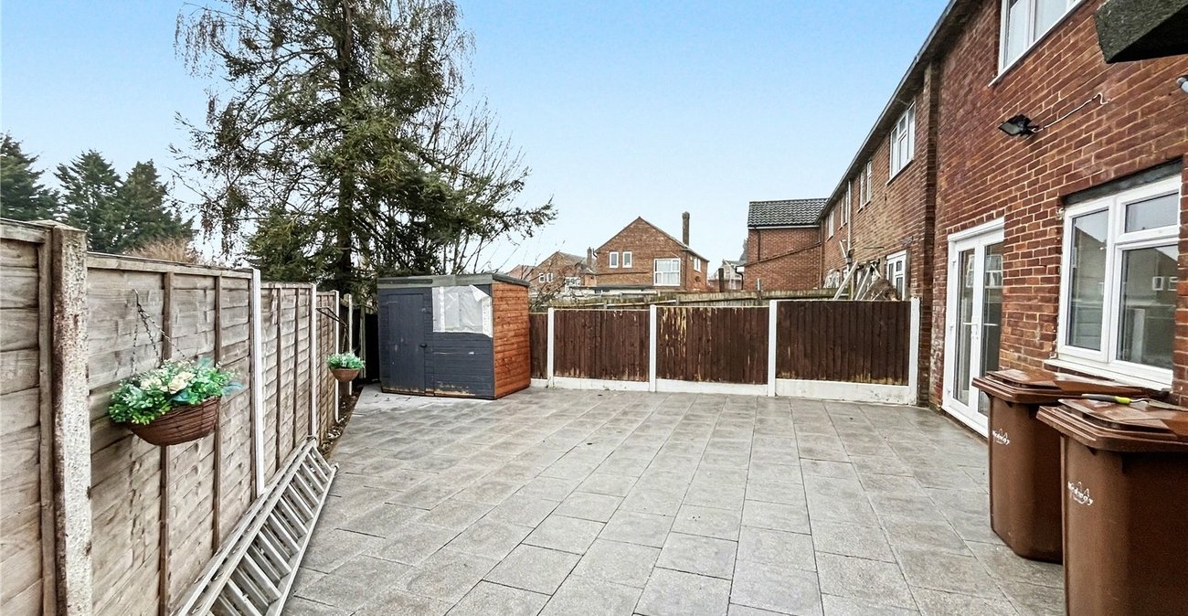 2 bedroom house for sale in Walderslade | Robinson Michael & Jackson