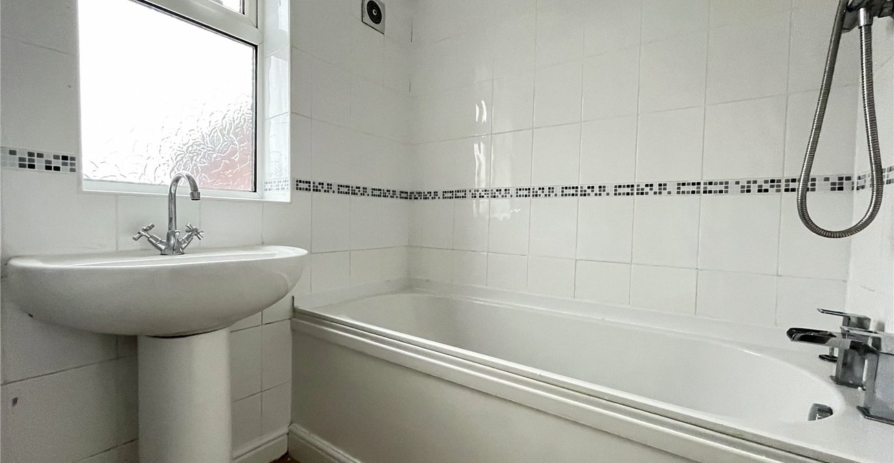 2 bedroom house for sale in Walderslade | Robinson Michael & Jackson