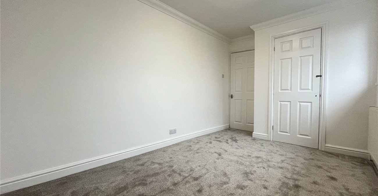 2 bedroom house for sale in Walderslade | Robinson Michael & Jackson