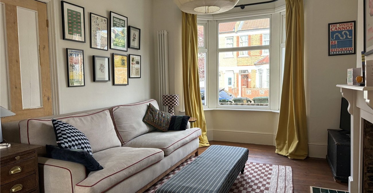 2 bedroom house for sale in Abbey Wood | Robinson Jackson