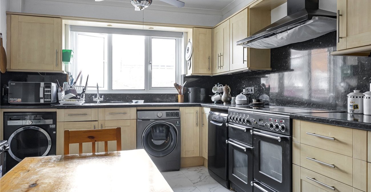 3 bedroom house for sale in Gillingham | Robinson Michael & Jackson
