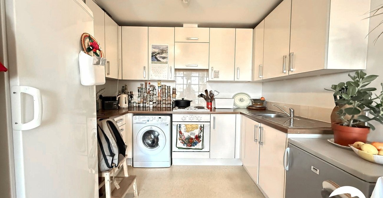 2 bedroom property for sale in Conington Road | Robinson Jackson