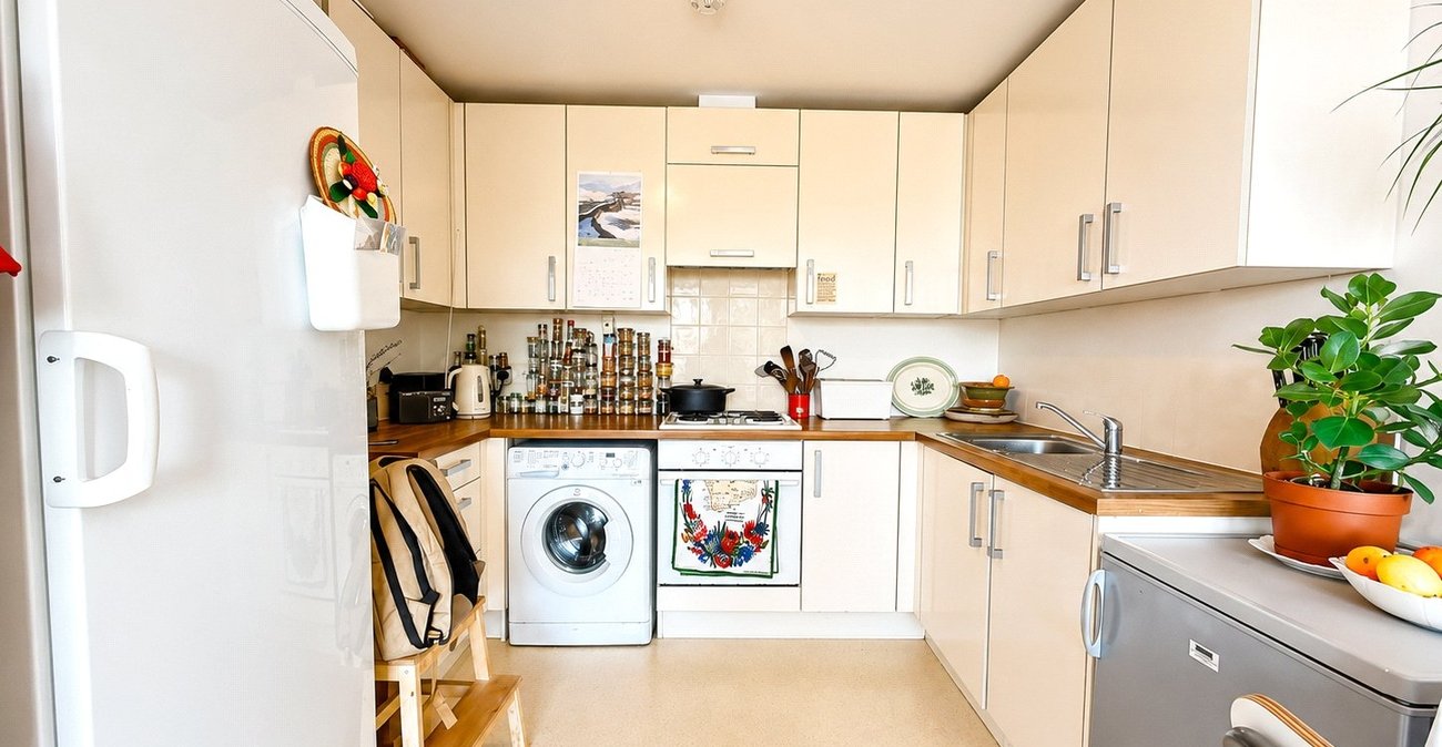 2 bedroom property for sale in Conington Road | Robinson Jackson