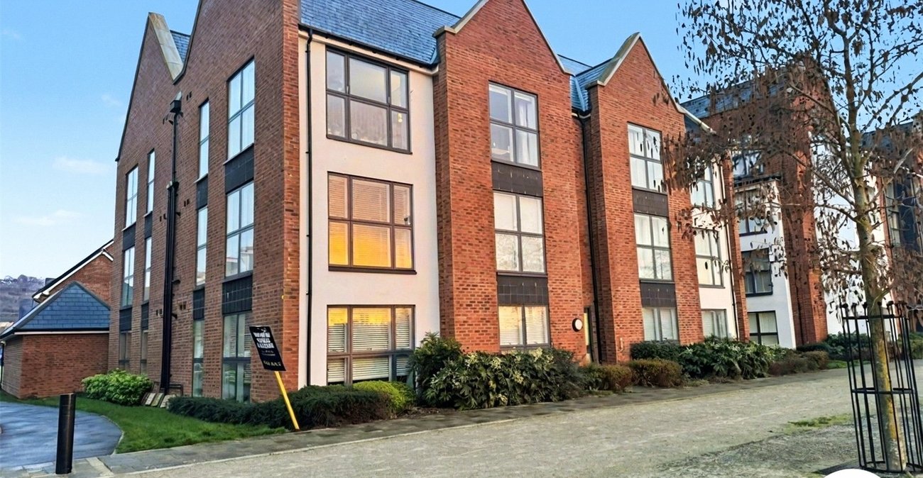 1 bedroom property for sale in Wouldham | Robinson Michael & Jackson