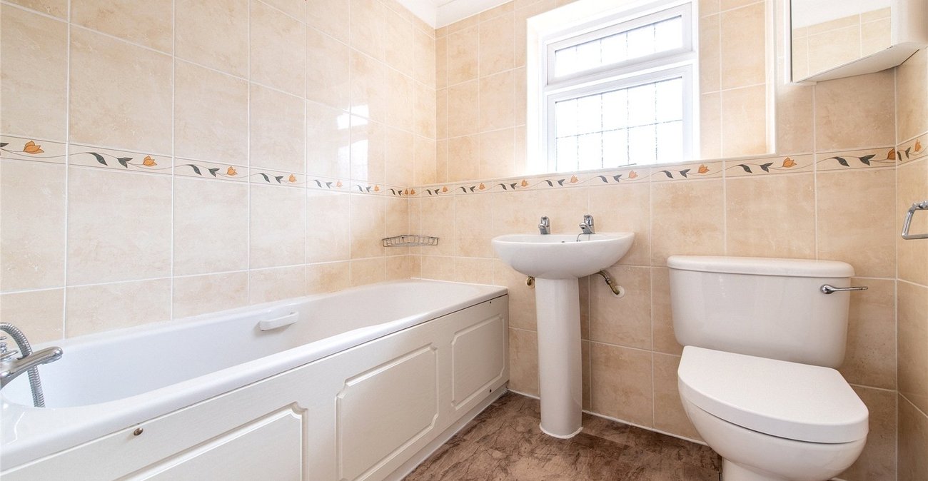 3 bedroom house for sale in Northfleet | Robinson Michael & Jackson