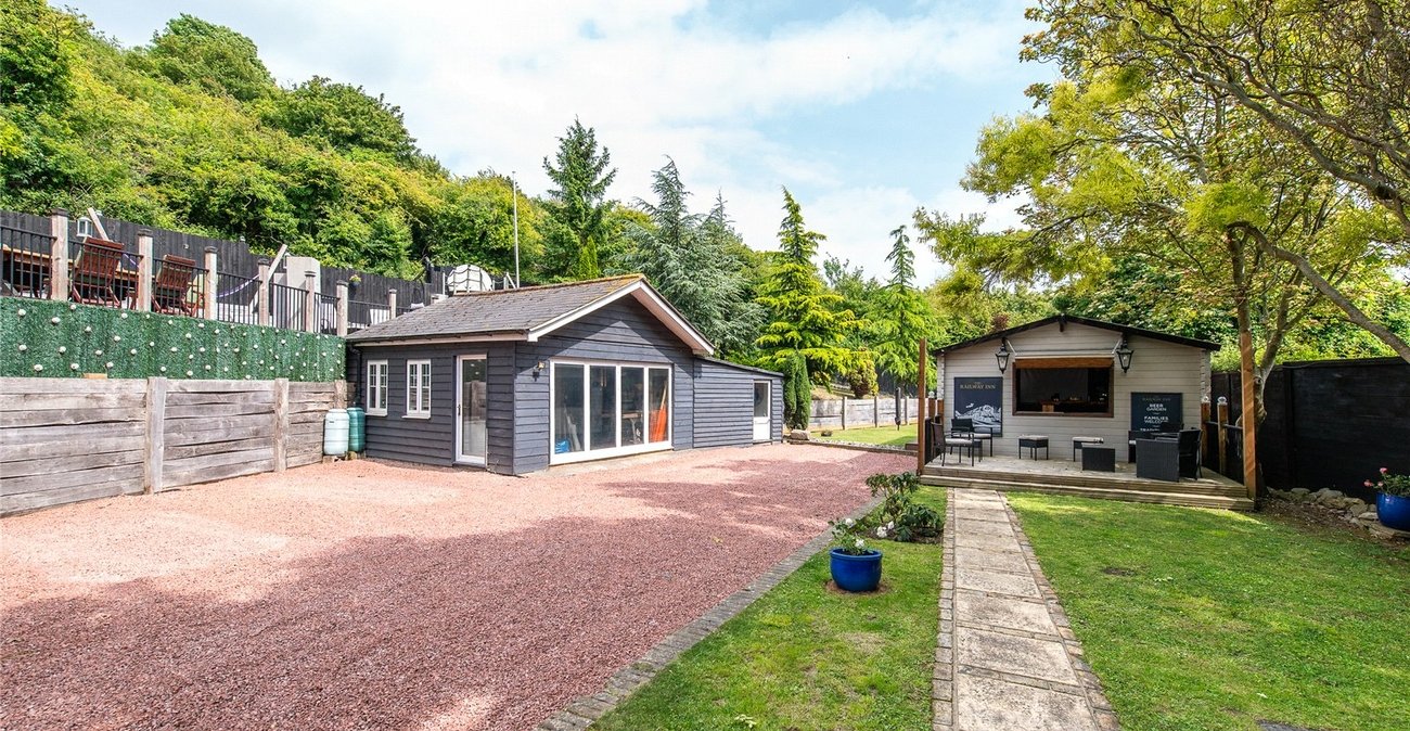 5 bedroom house for sale in Rochester | Robinson Michael & Jackson