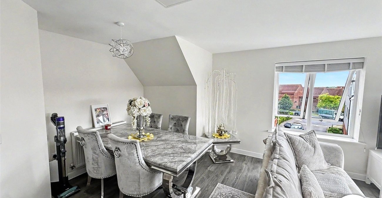 2 bedroom property for sale in Chatham | Robinson Michael & Jackson
