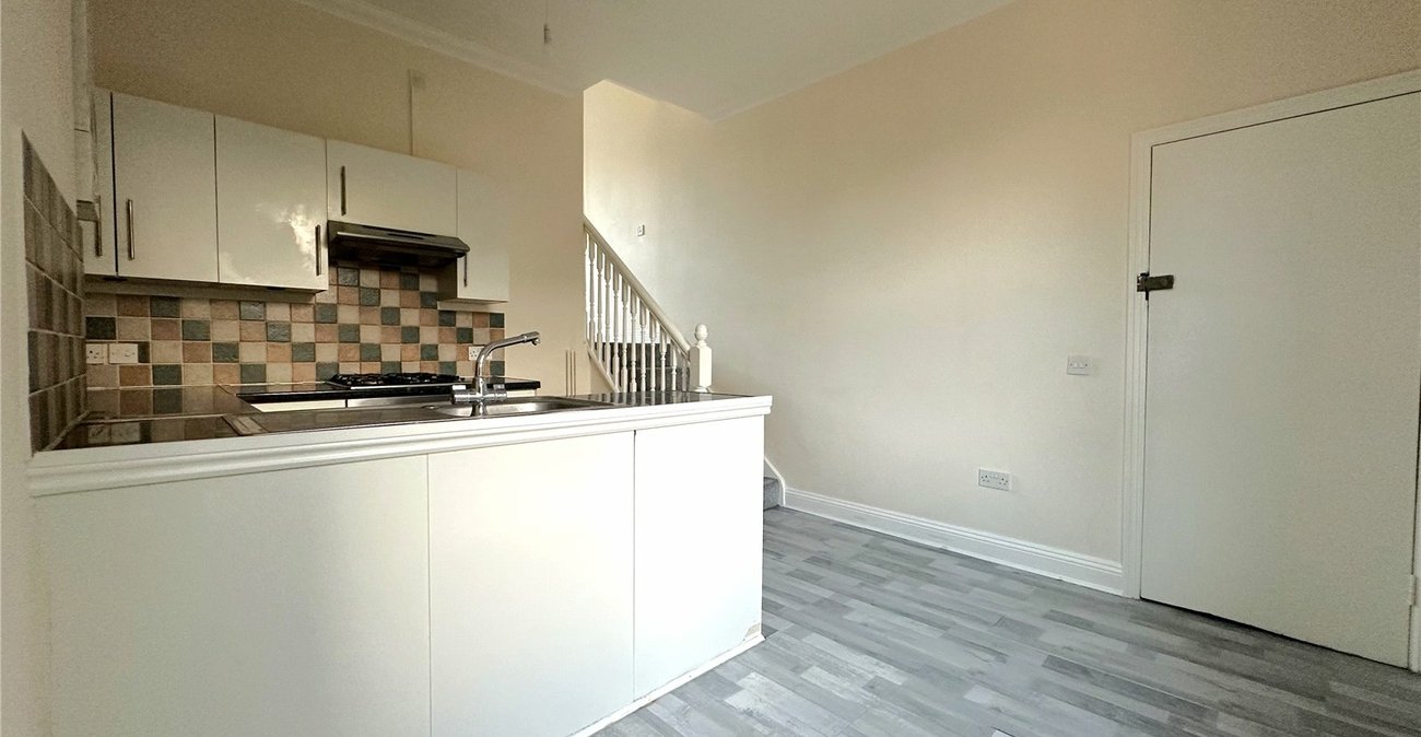 2 bedroom property for sale in London | Robinson Jackson