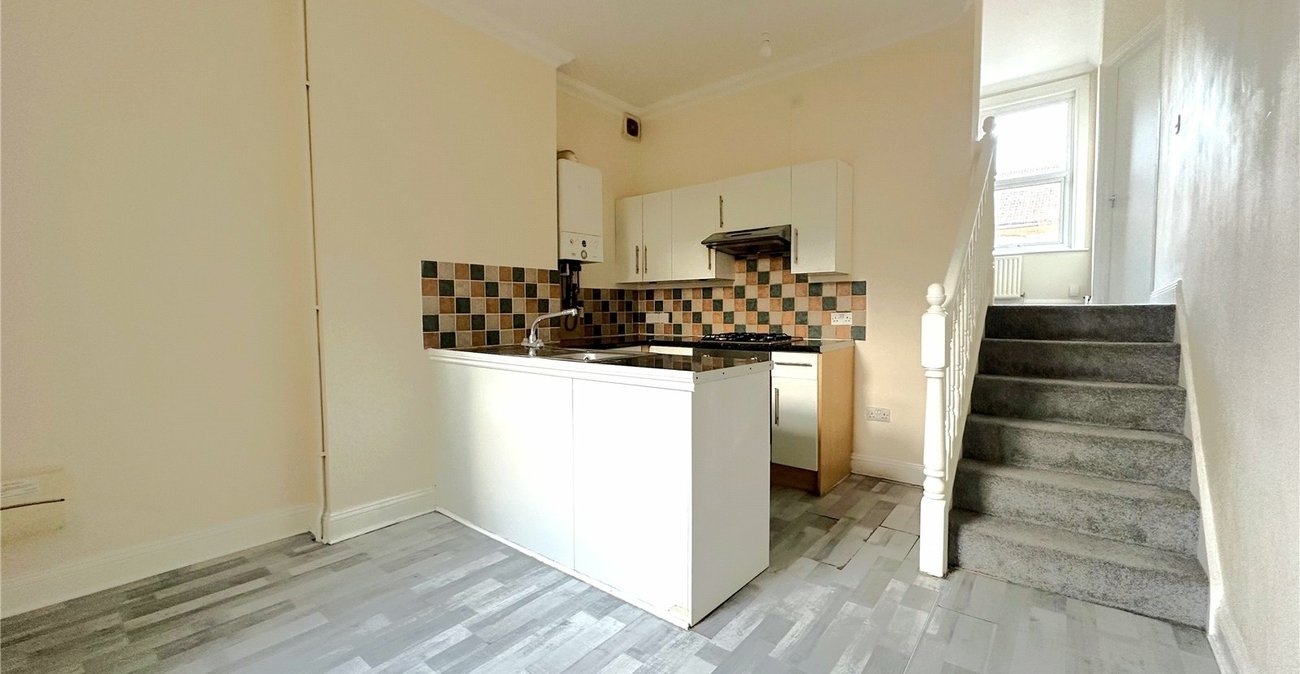 2 bedroom property for sale in London | Robinson Jackson