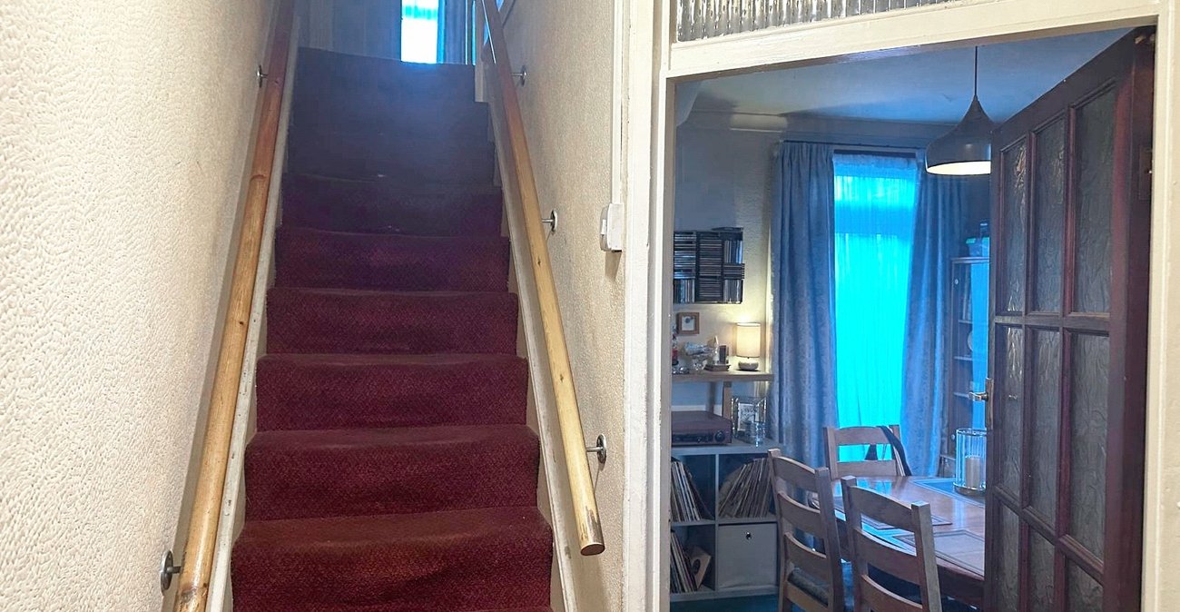 3 bedroom house for sale in London | Robinson Jackson