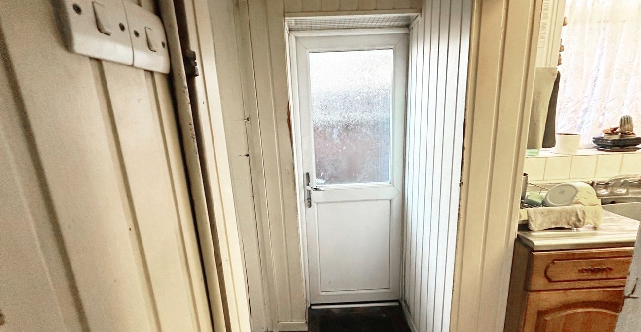 3 bedroom house for sale in London | Robinson Jackson