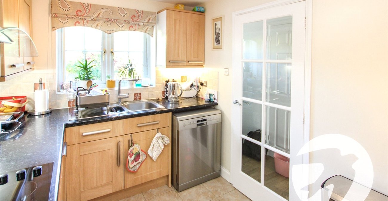 3 bedroom house for sale in London | Robinson Jackson