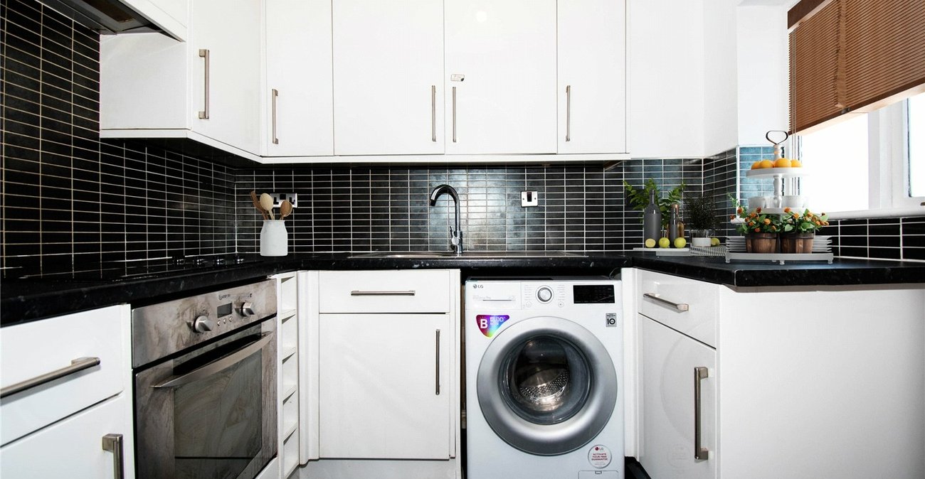 2 bedroom property for sale in Erith | Robinson Jackson