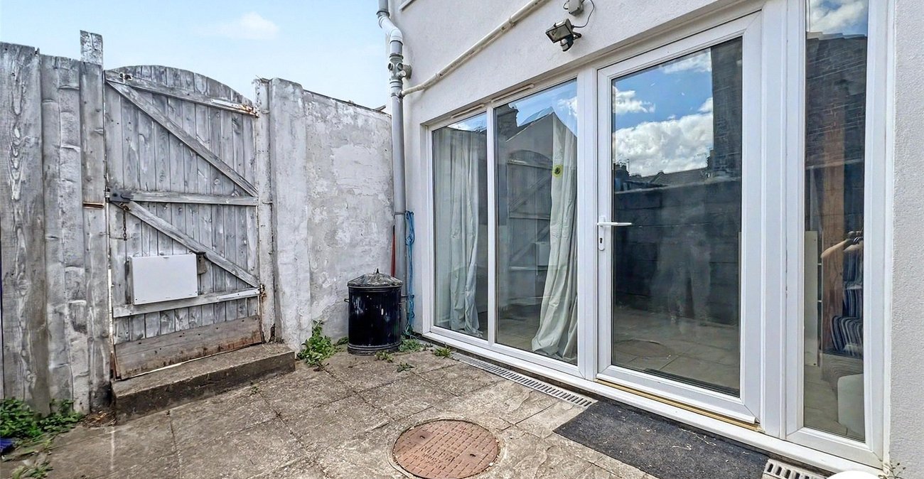 1 bedroom house for sale in Chatham | Robinson Michael & Jackson