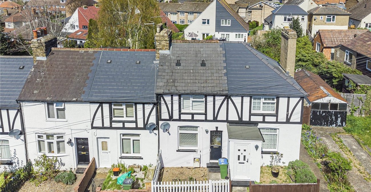 2 bedroom house for sale in South Darenth | Robinson Jackson
