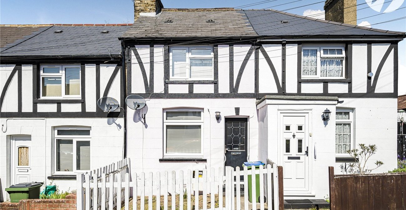 2 bedroom house for sale in South Darenth | Robinson Jackson