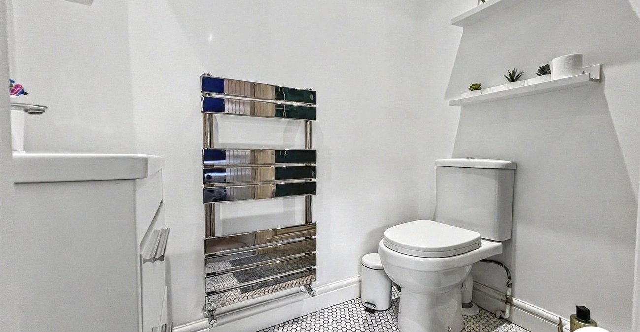2 bedroom house for sale in Chatham | Robinson Michael & Jackson