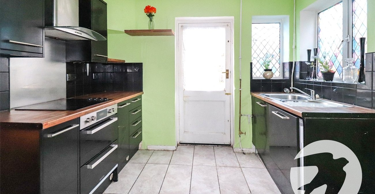 3 bedroom house for sale in Erith | Robinson Jackson