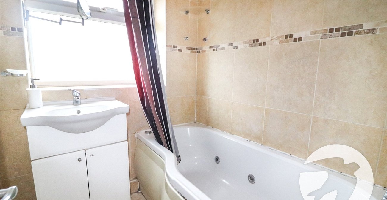 3 bedroom house for sale in Erith | Robinson Jackson