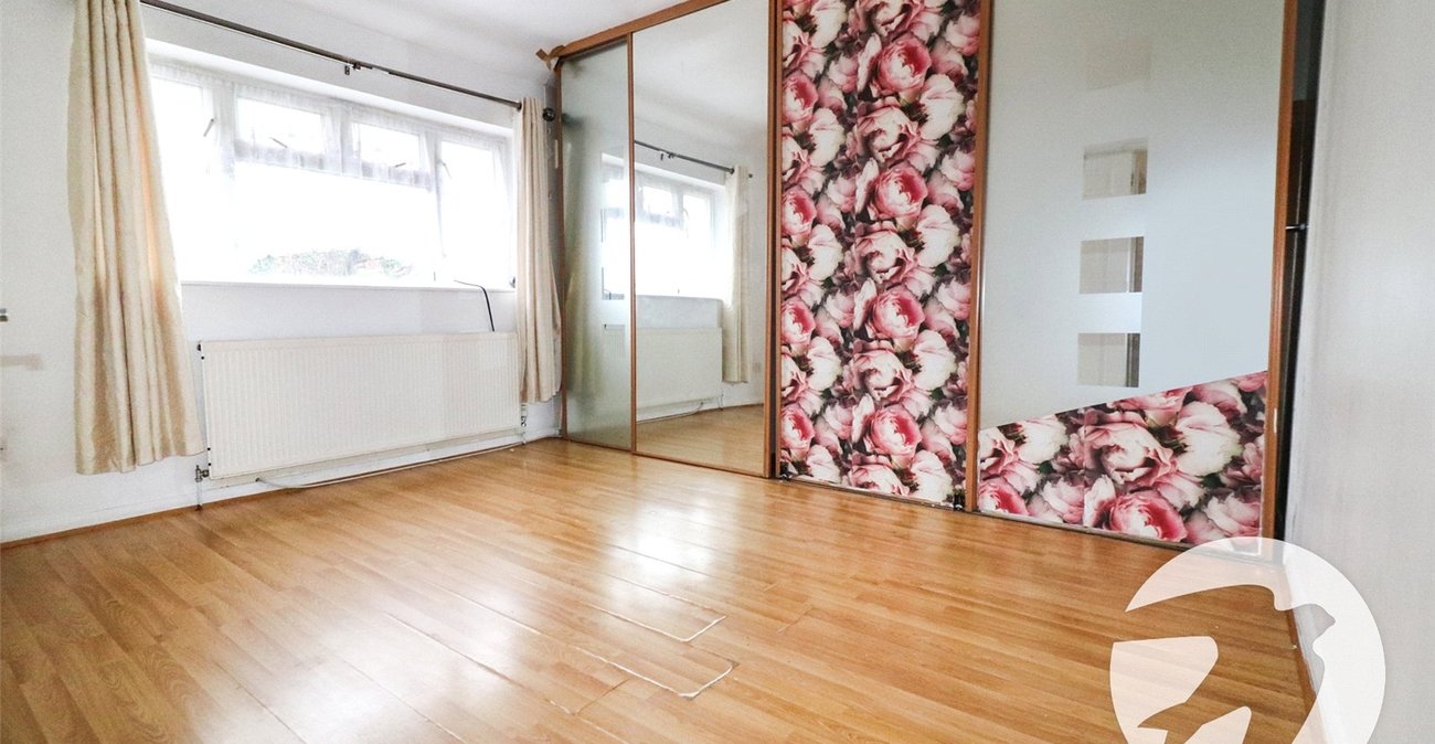 3 bedroom house for sale in Erith | Robinson Jackson