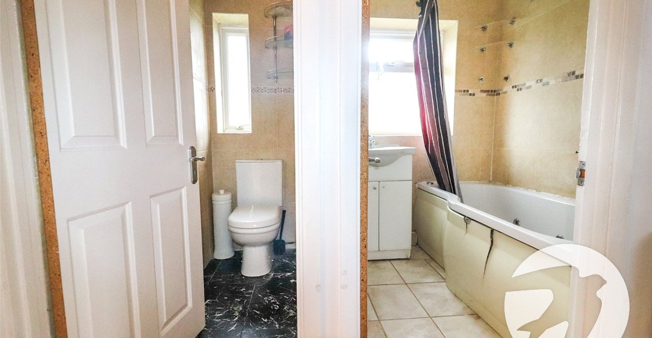 3 bedroom house for sale in Erith | Robinson Jackson