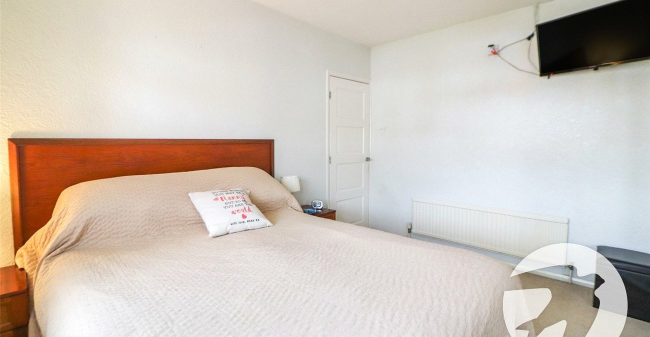3 bedroom house for sale in Slade Green | Robinson Jackson