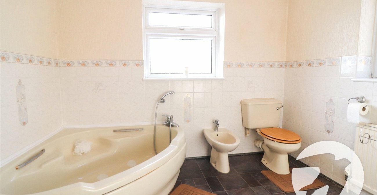 3 bedroom house for sale in Slade Green | Robinson Jackson