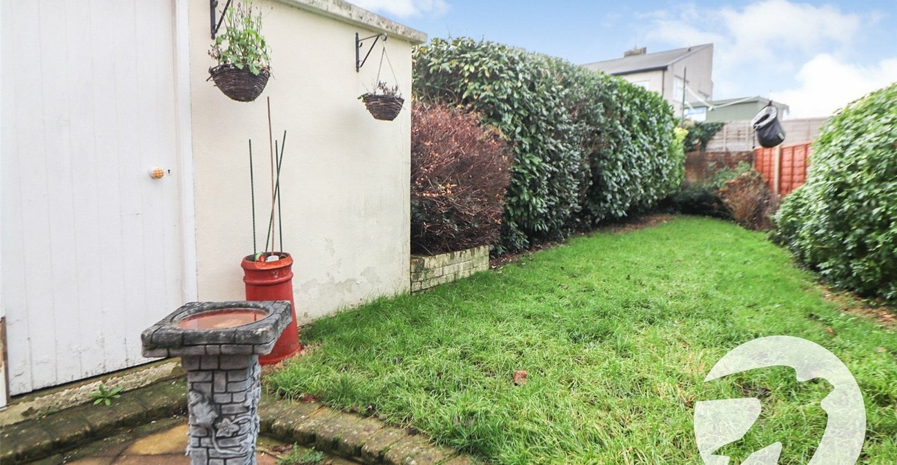 3 bedroom house for sale in Slade Green | Robinson Jackson