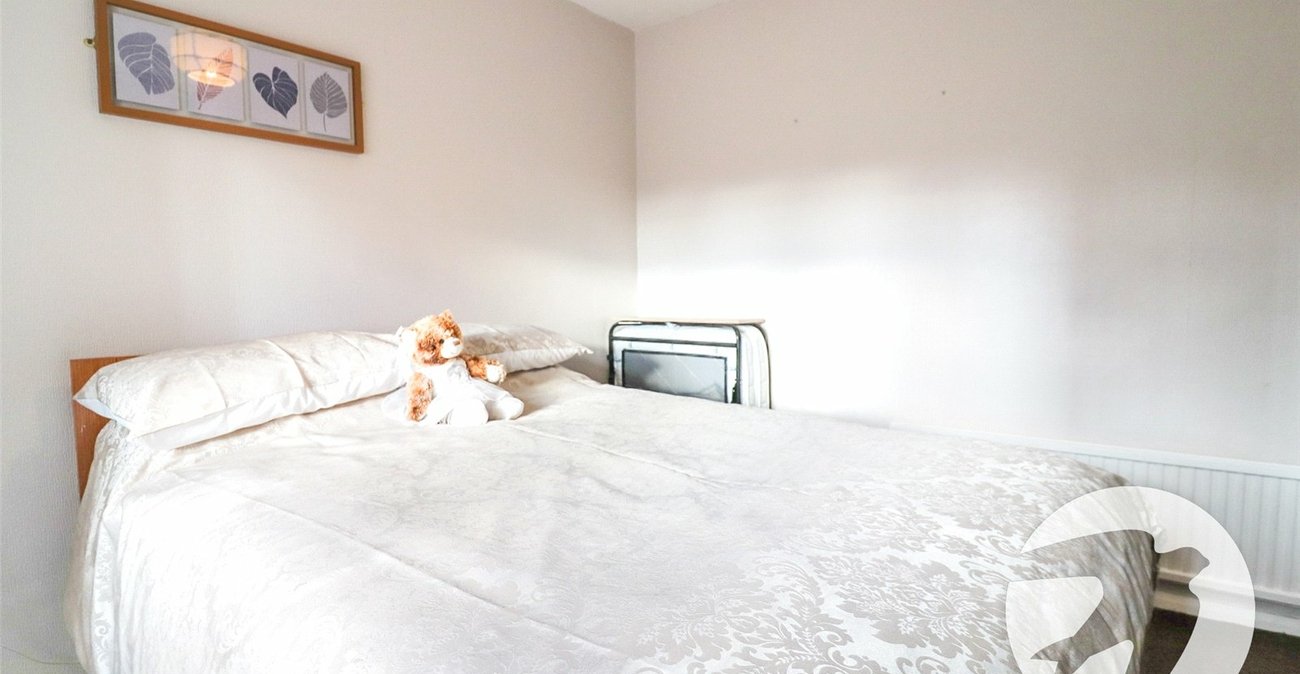 3 bedroom house for sale in Slade Green | Robinson Jackson