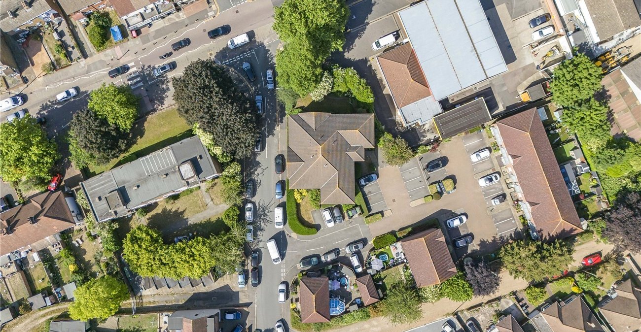 2 bedroom property for sale in Dartford | Robinson Jackson