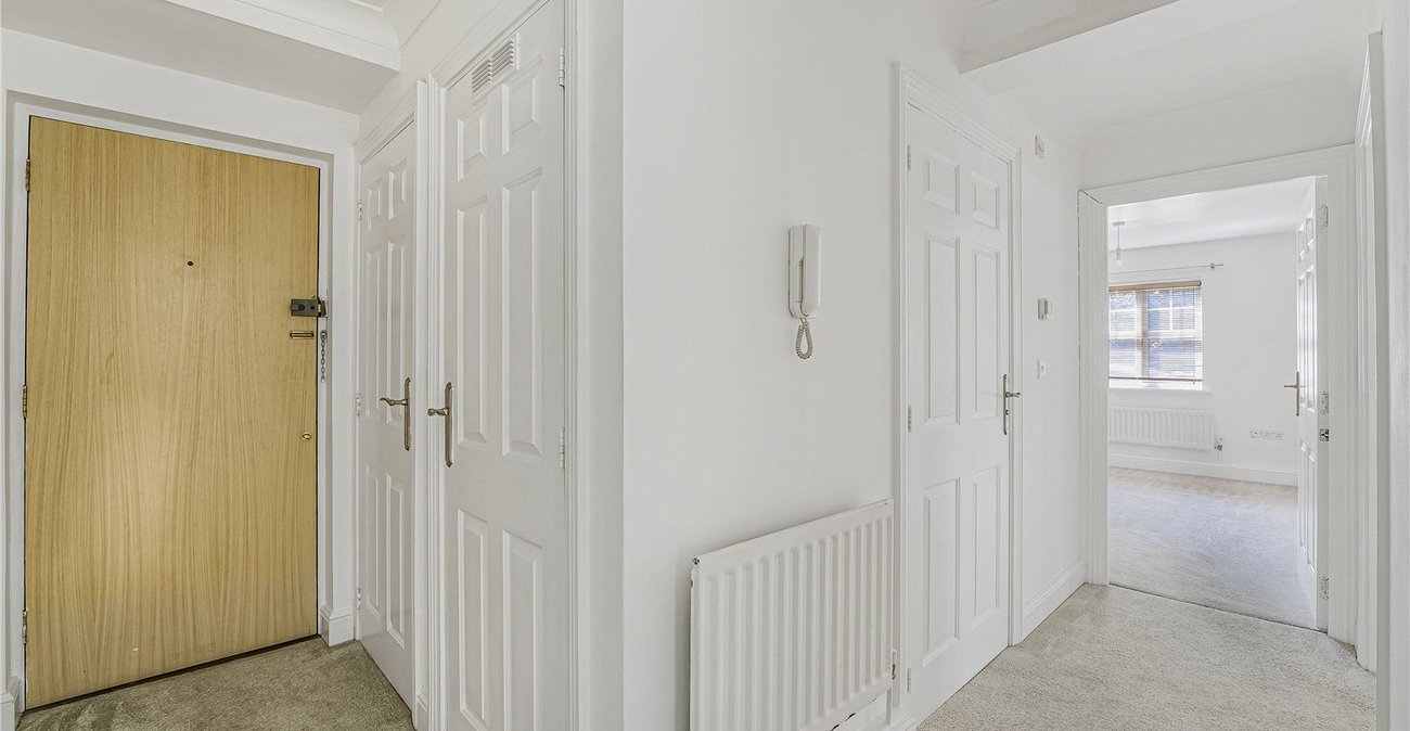 2 bedroom property for sale in Dartford | Robinson Jackson