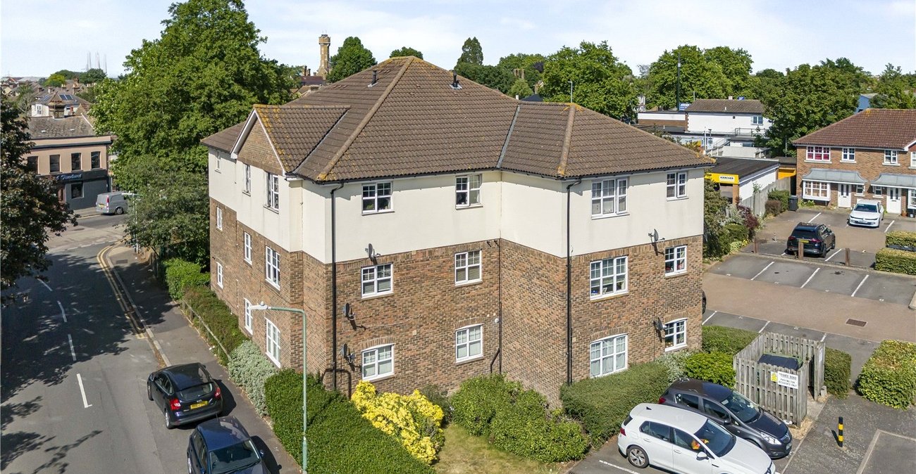 2 bedroom property for sale in Dartford | Robinson Jackson