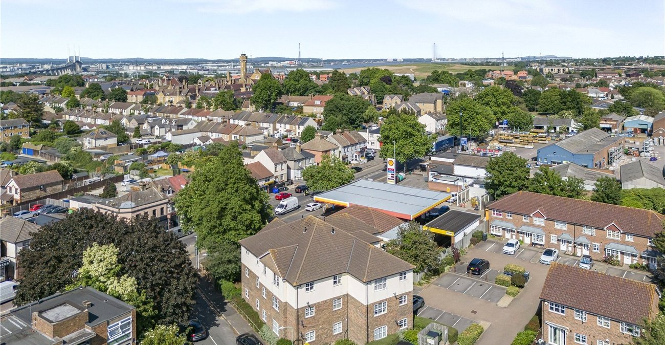 2 bedroom property for sale in Dartford | Robinson Jackson
