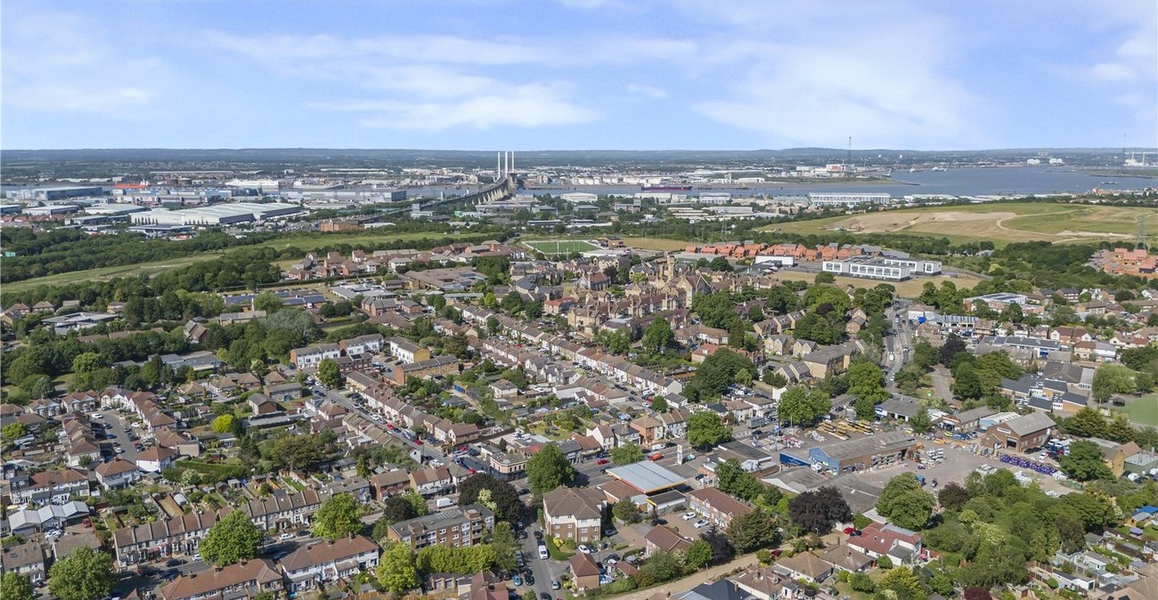 2 bedroom property for sale in Dartford | Robinson Jackson