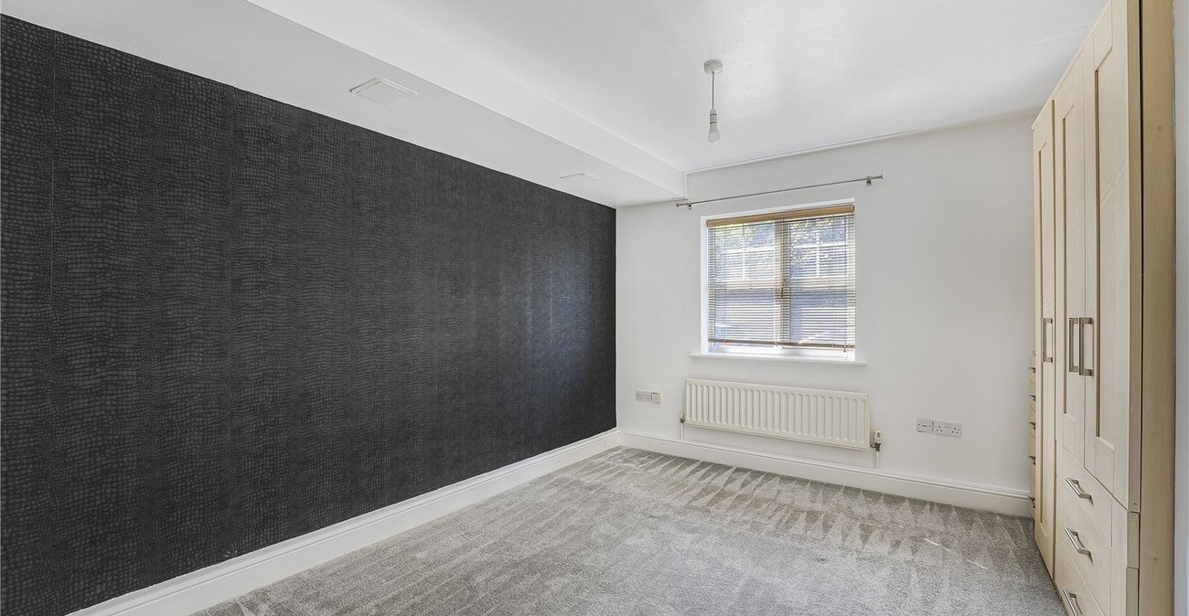 2 bedroom property for sale in Dartford | Robinson Jackson