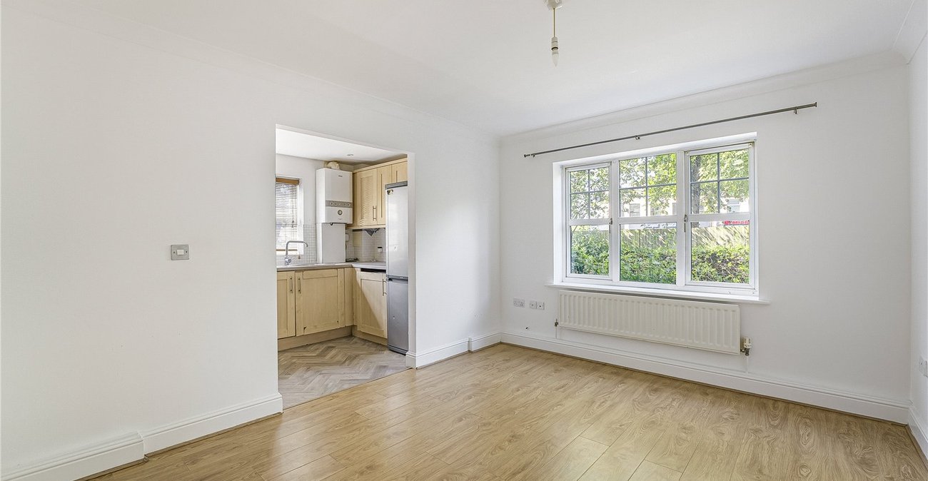 2 bedroom property for sale in Dartford | Robinson Jackson