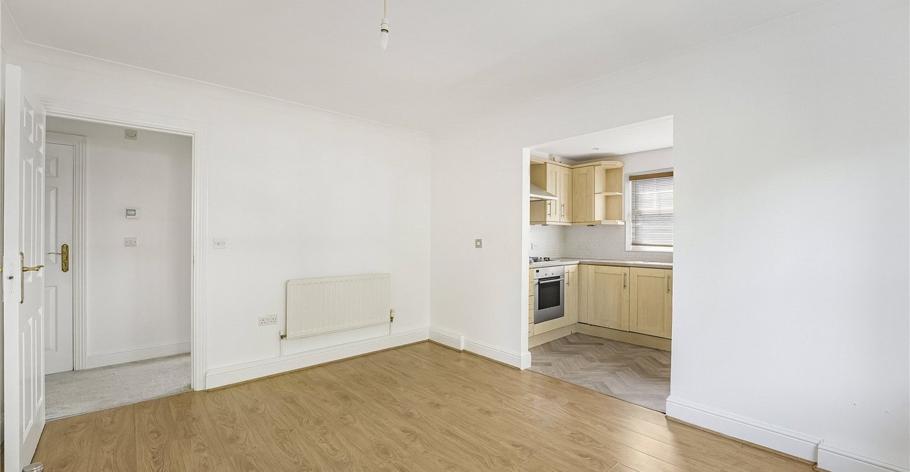 2 bedroom property for sale in Dartford | Robinson Jackson