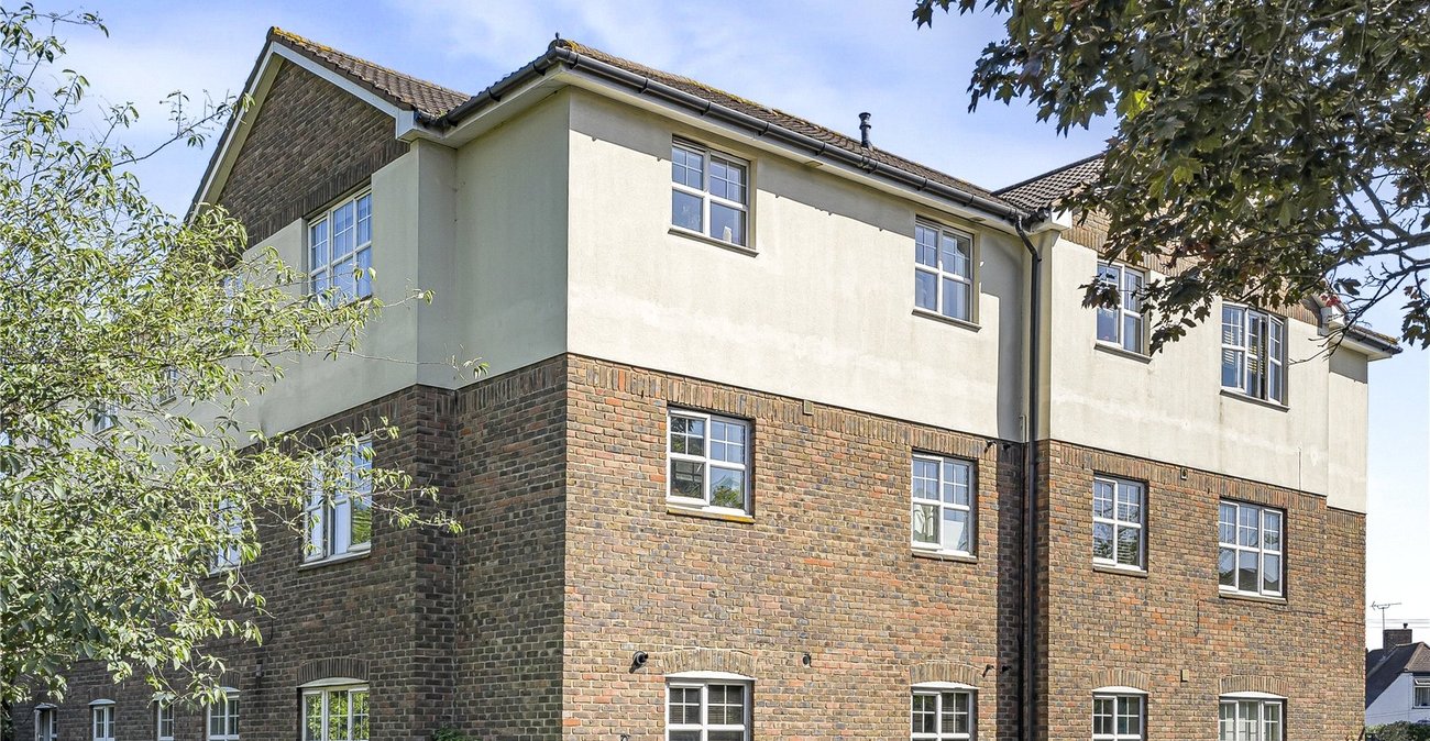 2 bedroom property for sale in Dartford | Robinson Jackson