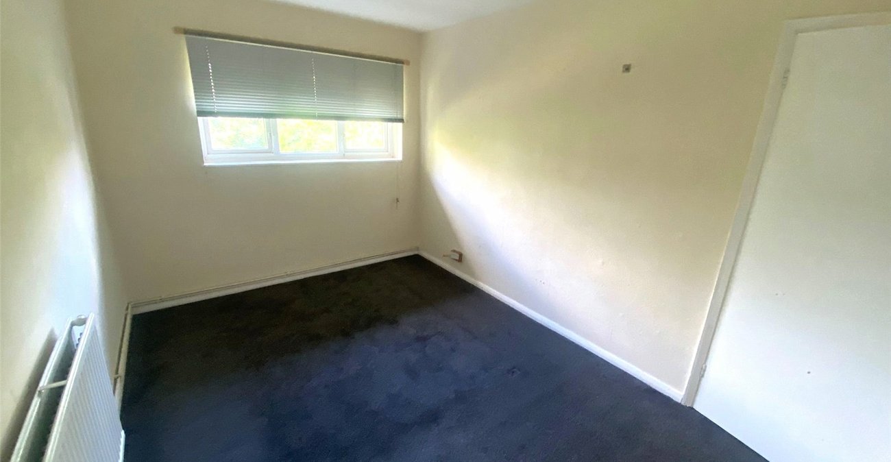 3 bedroom property for sale in London | Robinson Jackson