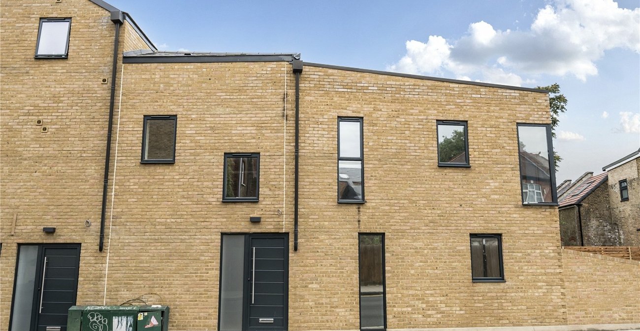 2 bedroom house for sale in  | Robinson Jackson