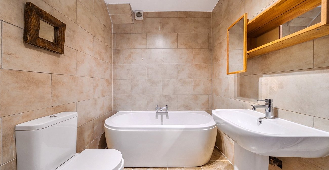 1 bedroom property for sale in Sydenham | Robinson Jackson