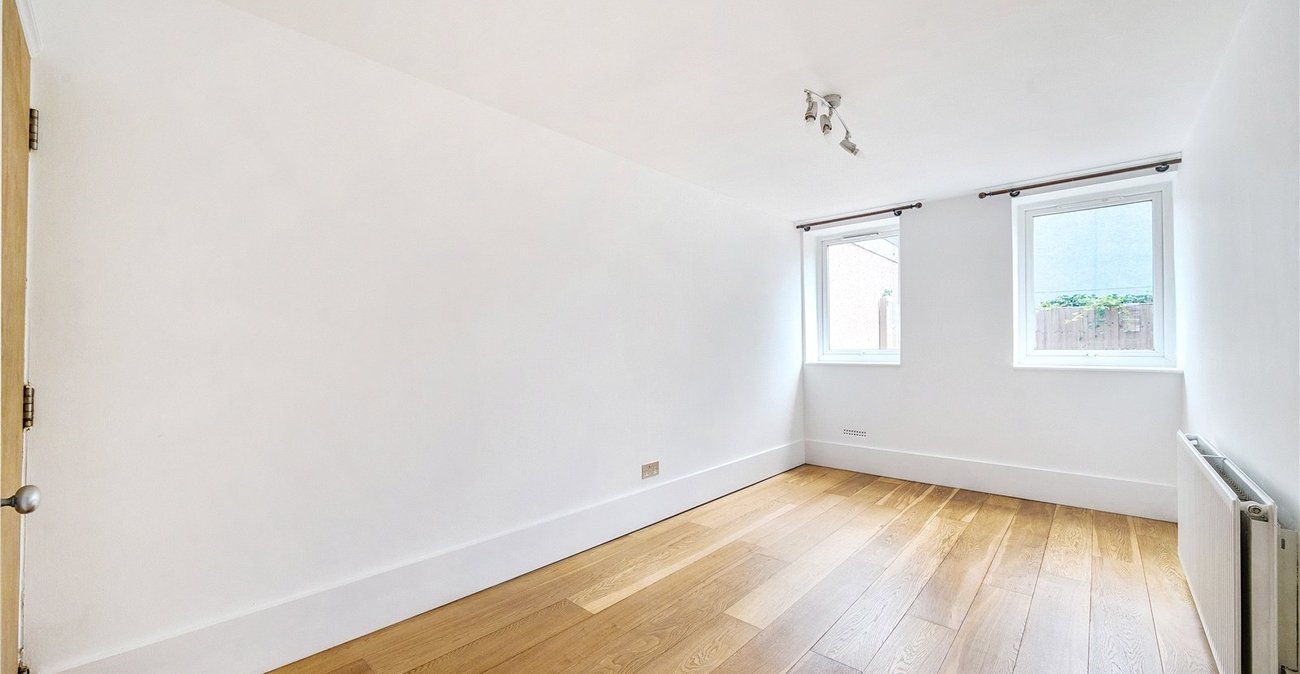 1 bedroom property for sale in Sydenham | Robinson Jackson