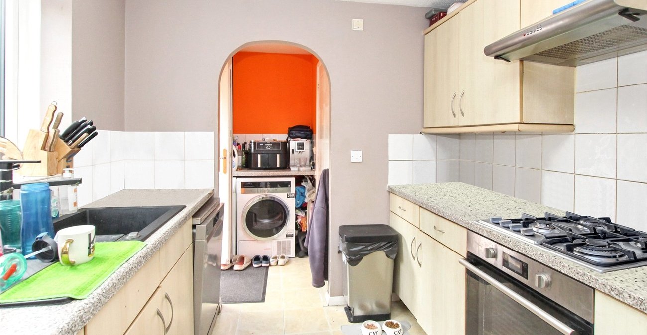 3 bedroom house for sale in Thamesmead | Robinson Jackson
