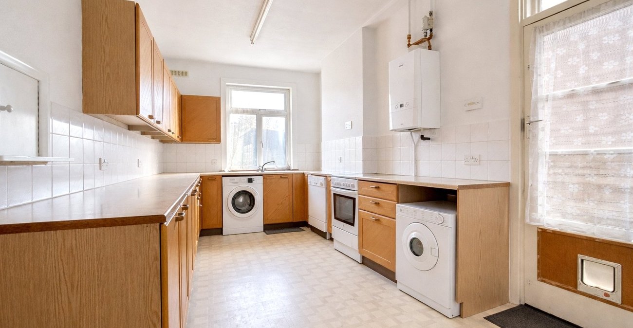 4 bedroom house for sale in London | Robinson Jackson